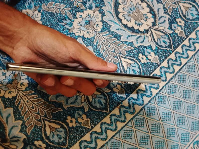 Tecno CAMON 40 Pro 1