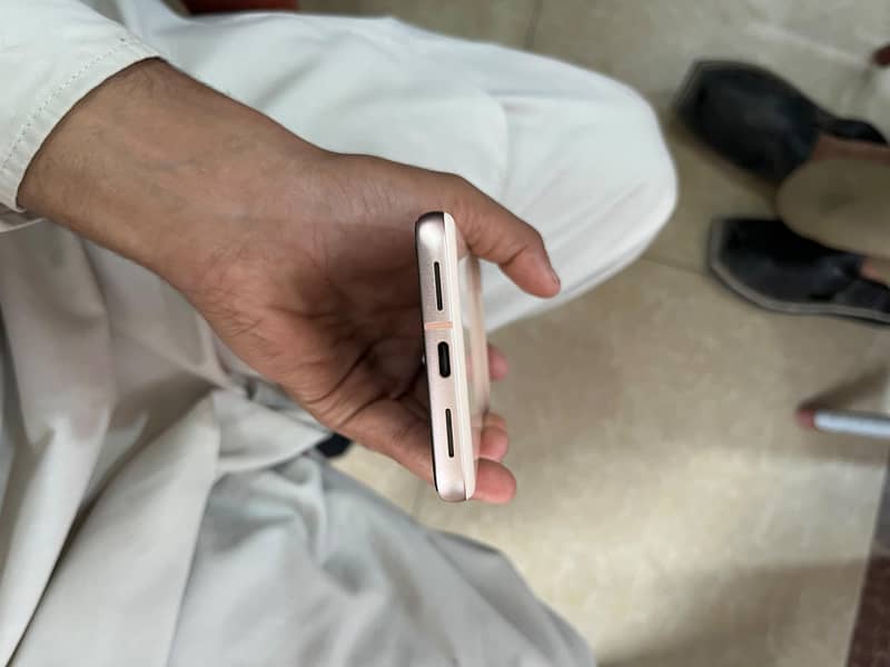 Google Pixel 8 2