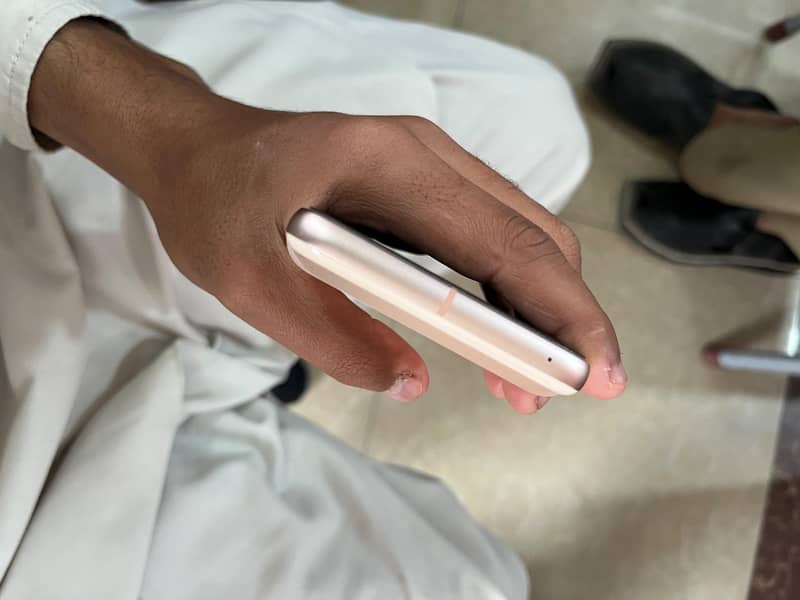 Google Pixel 8 3