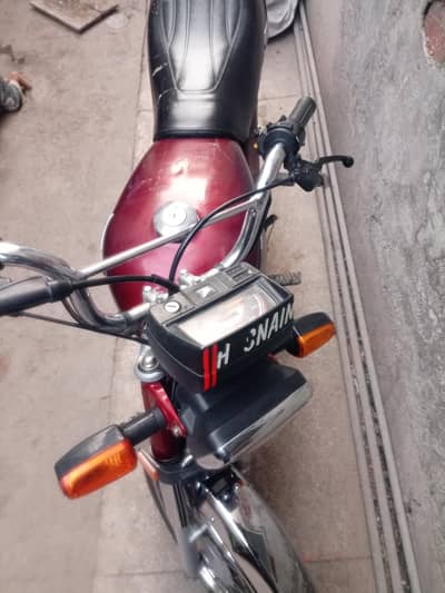 Honda CD70 2025