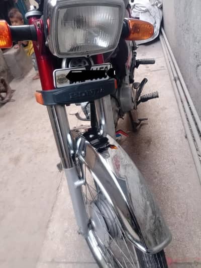 Honda CD70 2025