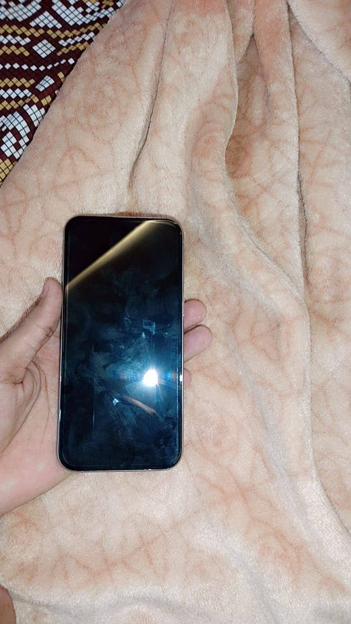 Apple iPhone 15 Pro Max 3