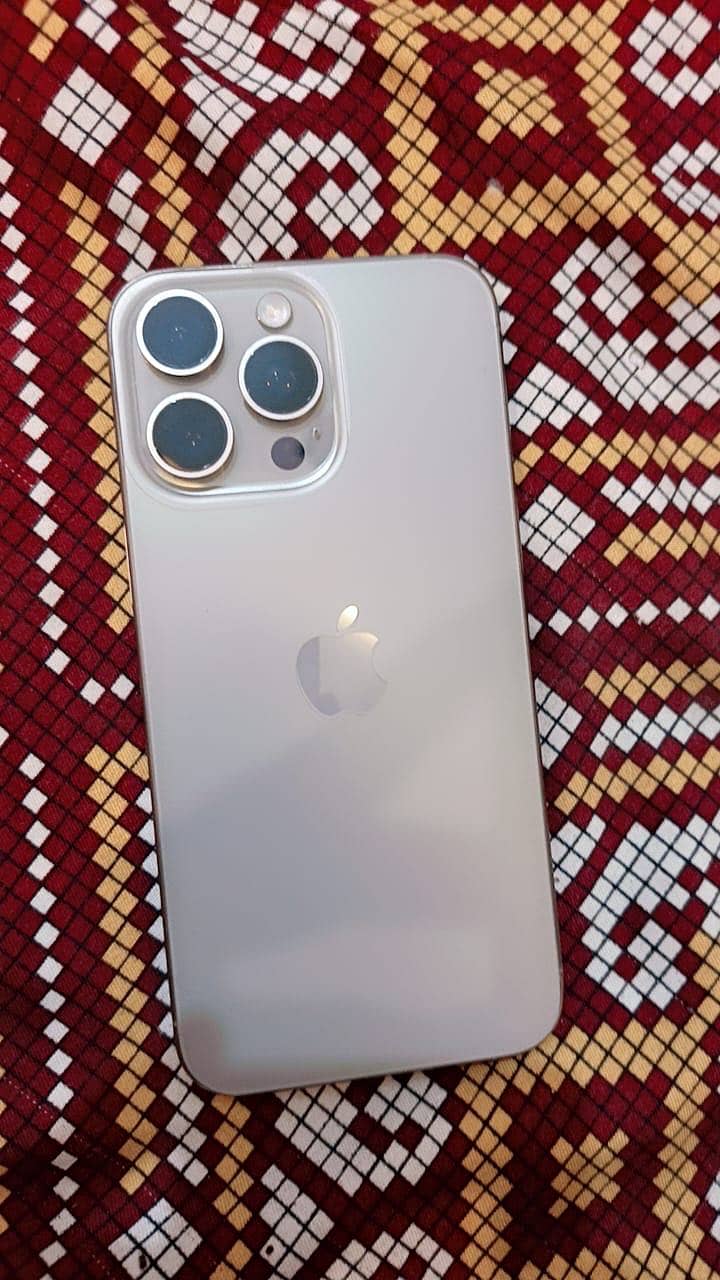 Apple iPhone 15 Pro Max 5