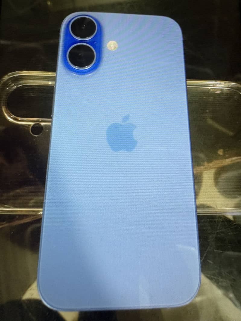 Apple iPhone 16 2