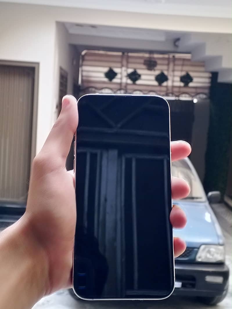 Apple iPhone 15 Pro Max 4