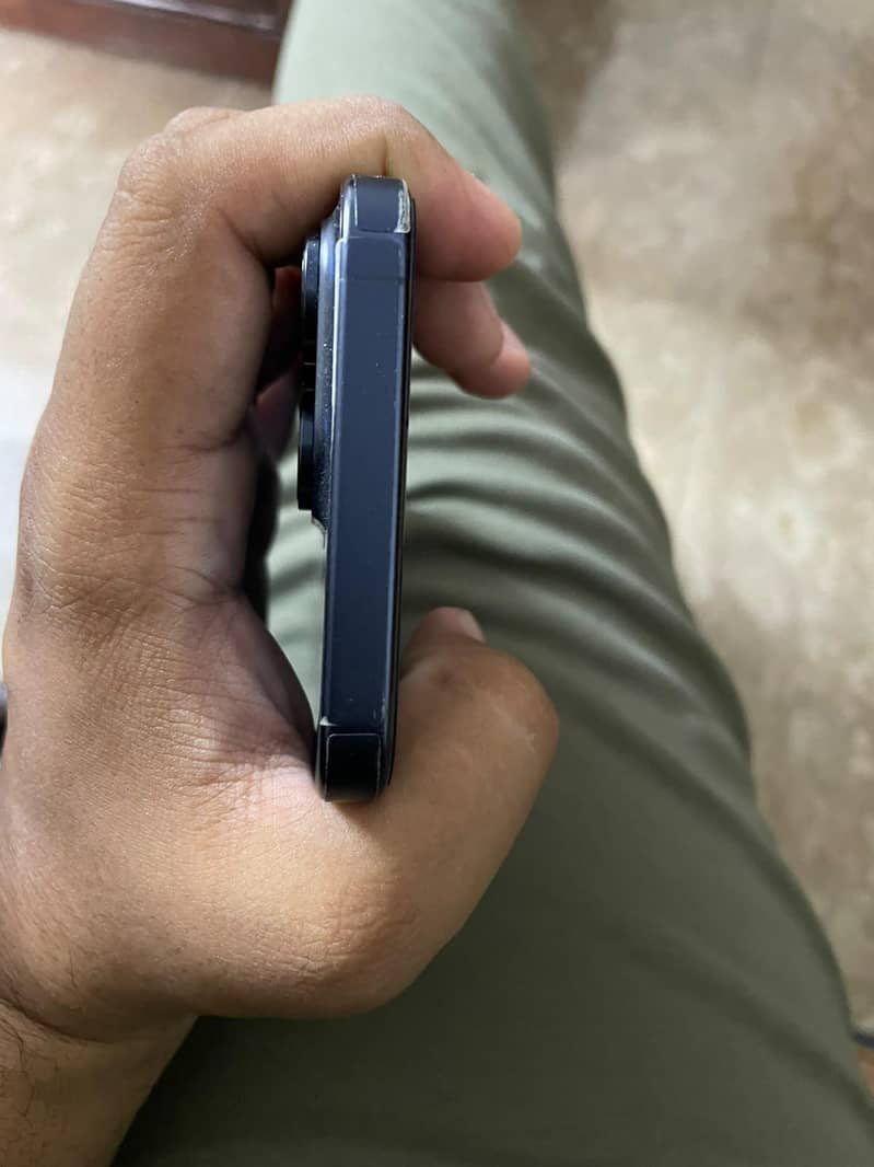 Apple iPhone 15 Pro Max 5