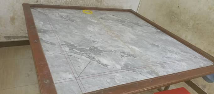 carrom board