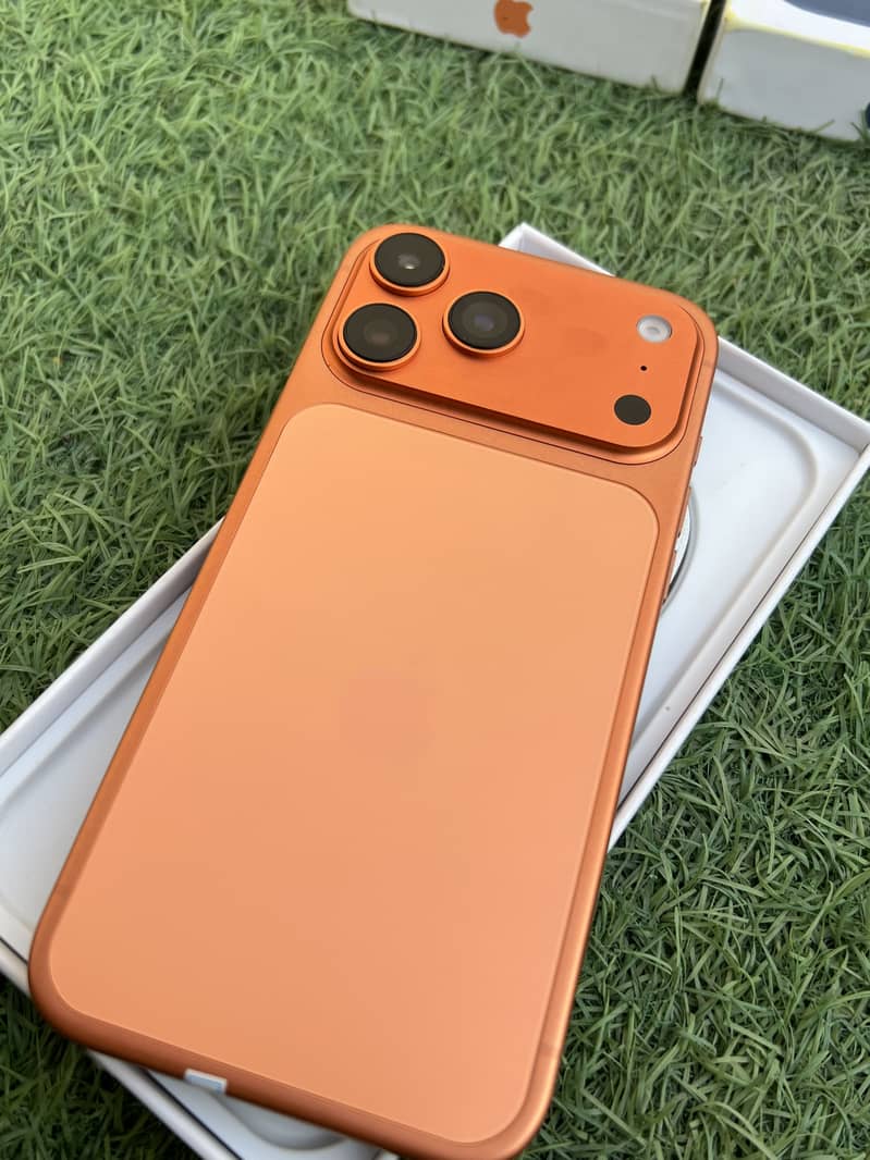 Apple iPhone 17 Pro Max 2