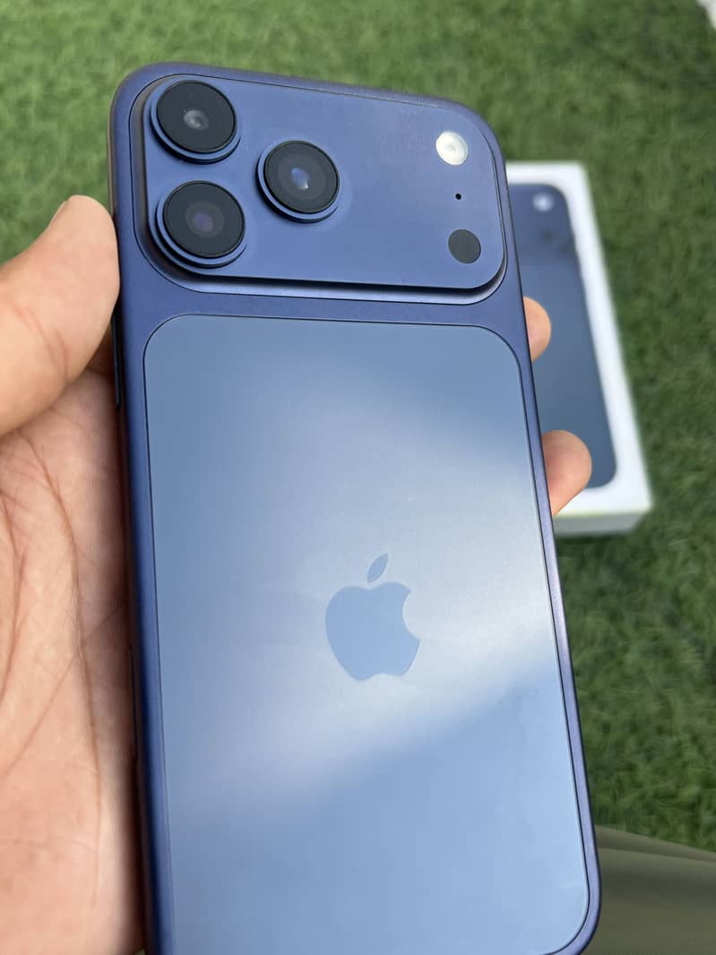 Apple iPhone 17 Pro Max 8