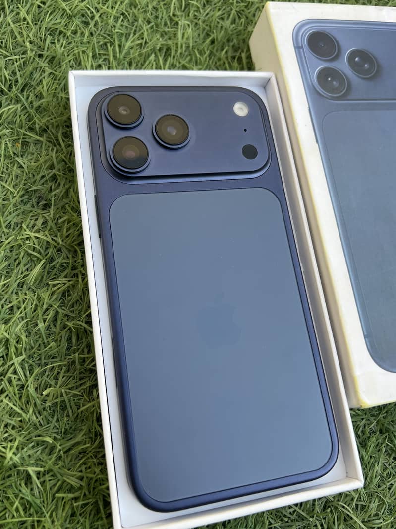 Apple iPhone 17 Pro Max 10