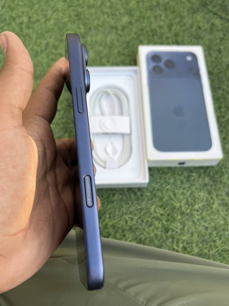 Apple iPhone 17 Pro Max 11