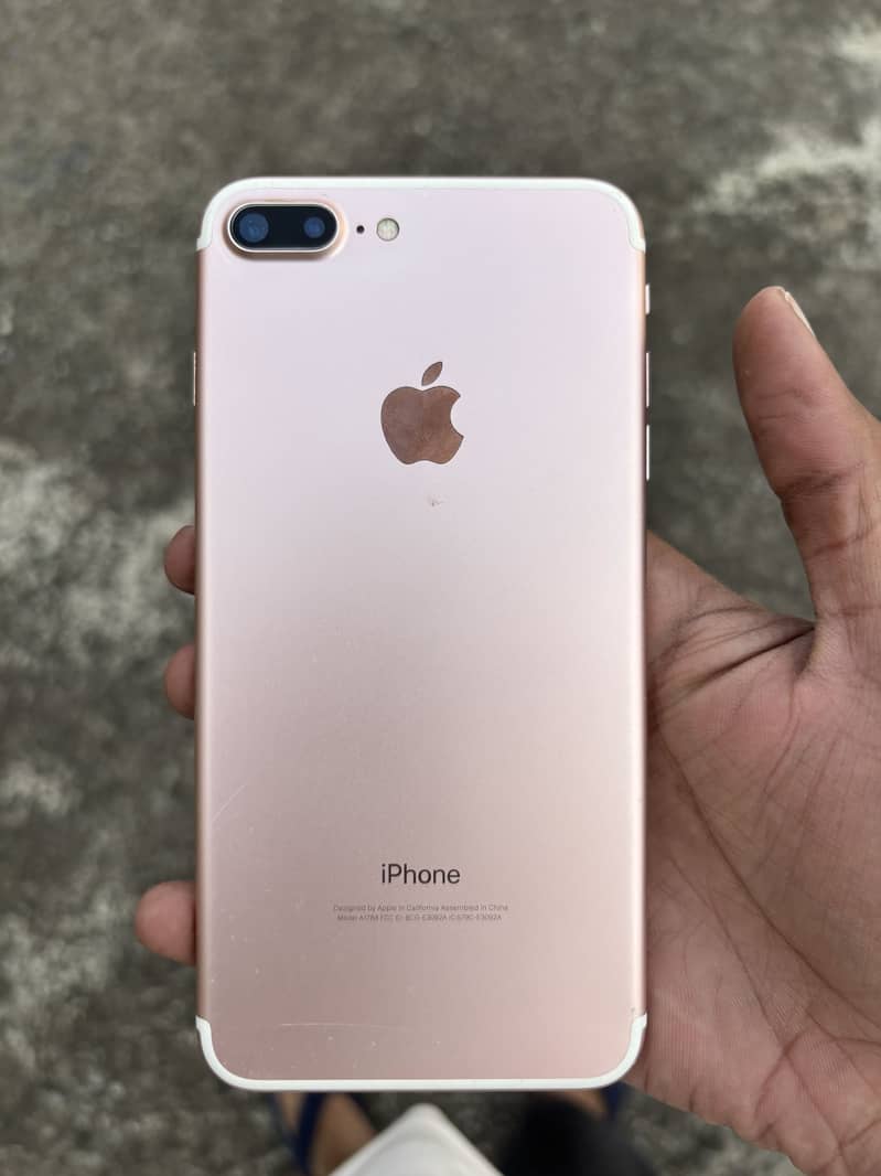 Apple iPhone 7 Plus 1