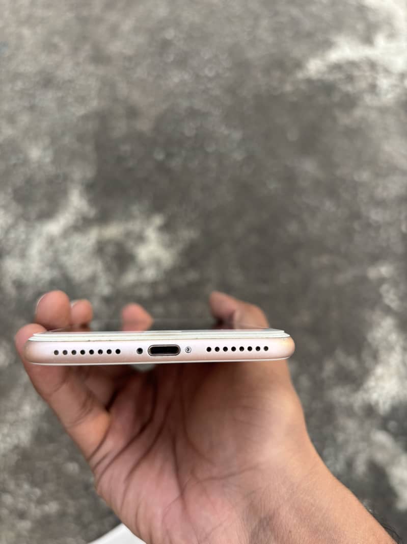 Apple iPhone 7 Plus 2