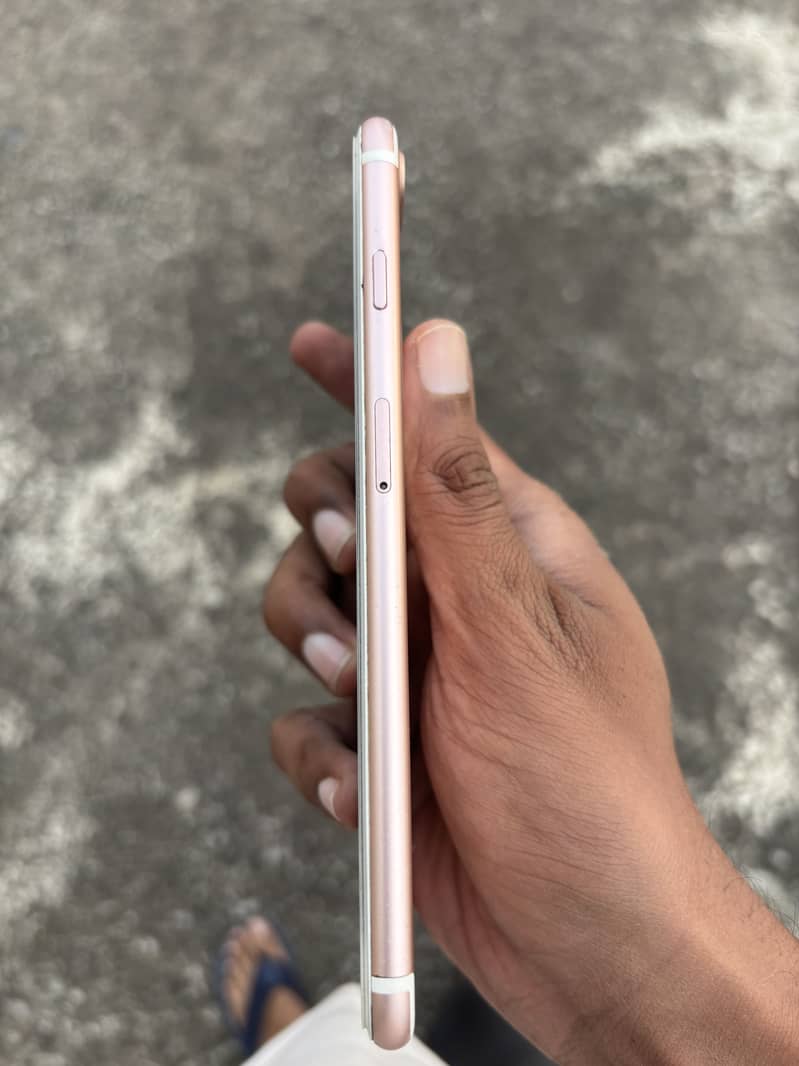 Apple iPhone 7 Plus 3