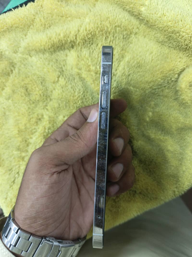 Apple iPhone 12 Pro 2