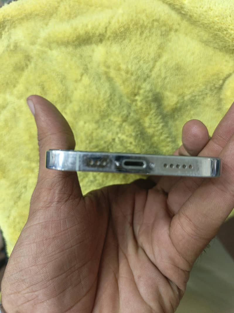 Apple iPhone 12 Pro 3