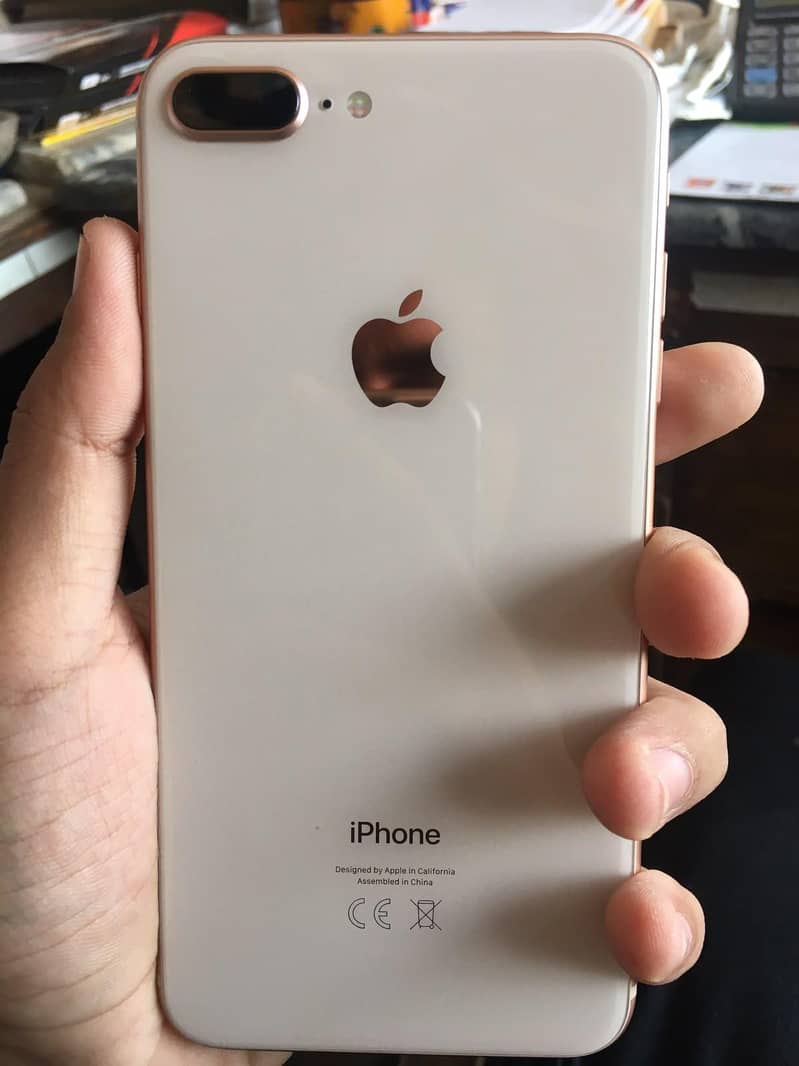 Apple iPhone 8 Plus 3