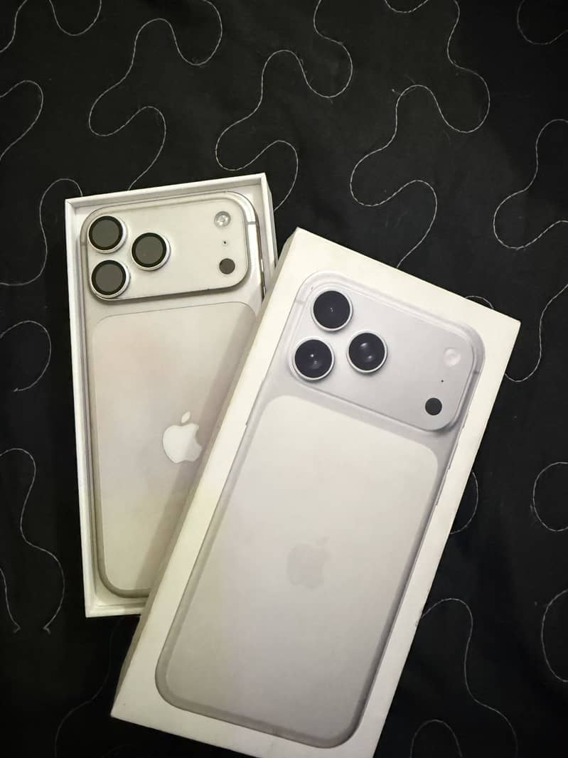Apple iPhone 17 Pro Max 3