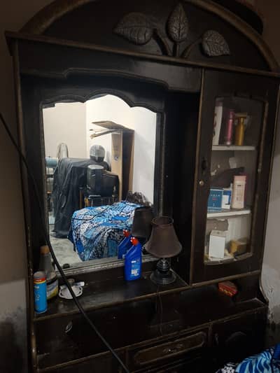 dressing table