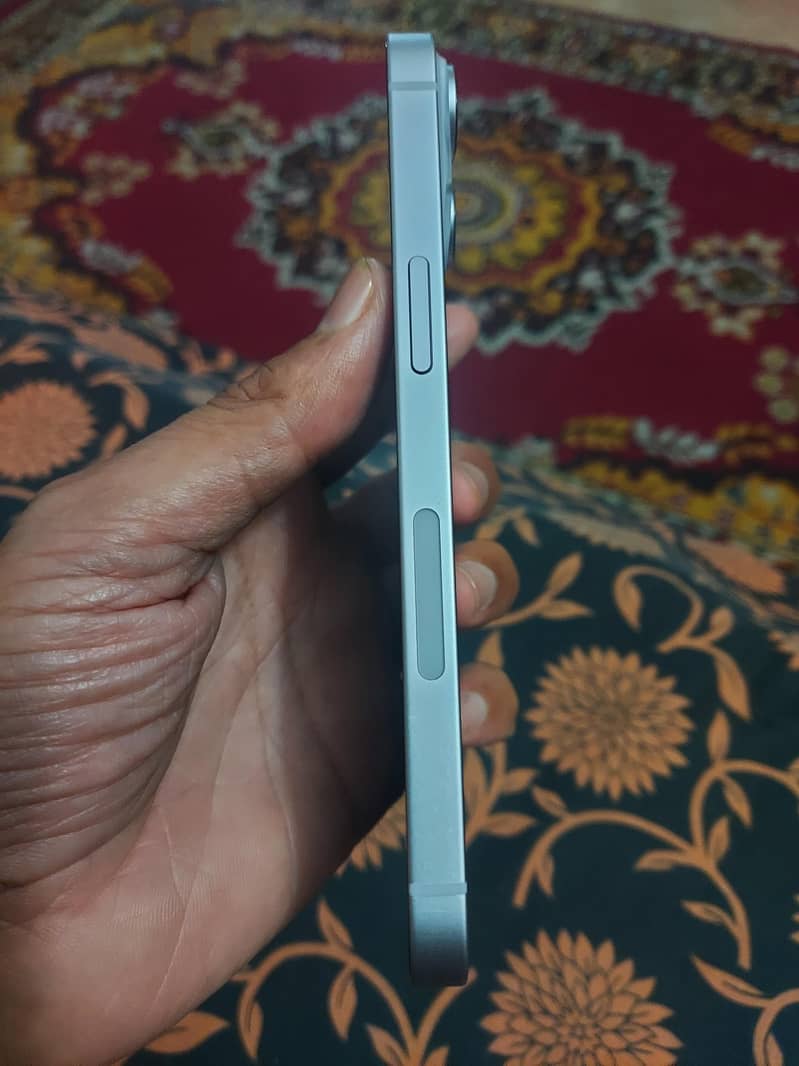 Apple iPhone 14 3