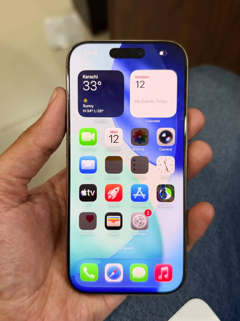 Apple iPhone 16 Pro 3
