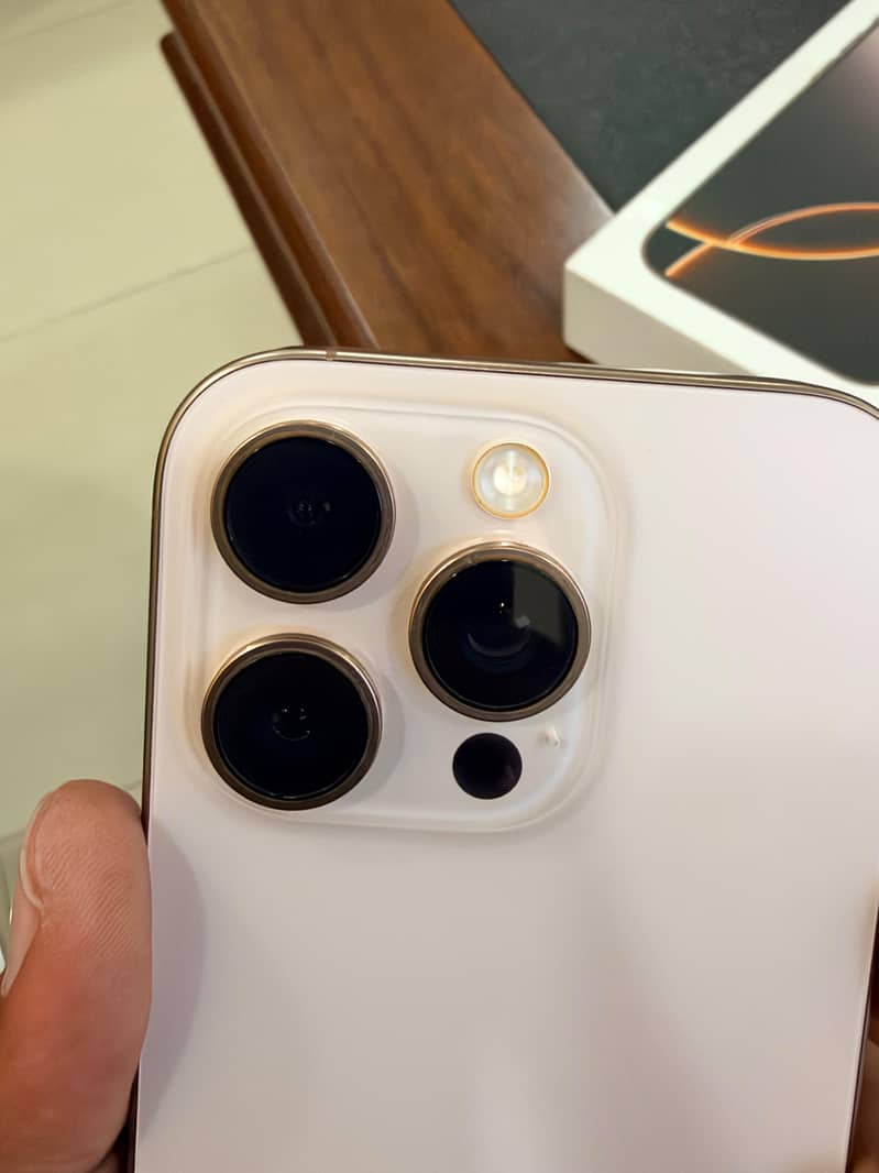Apple iPhone 16 Pro 6