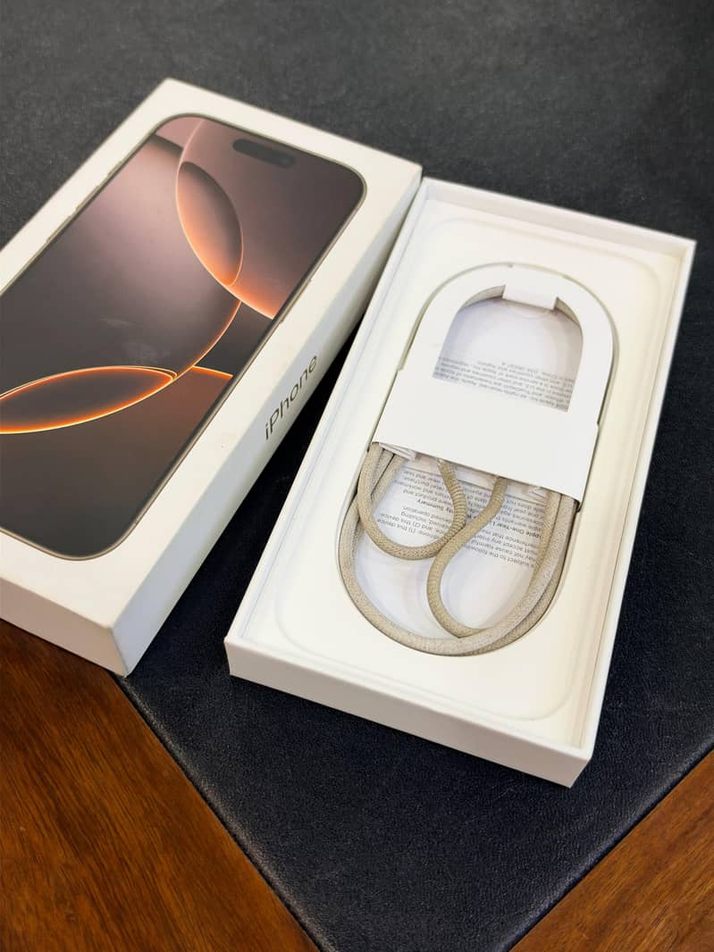 Apple iPhone 16 Pro 9