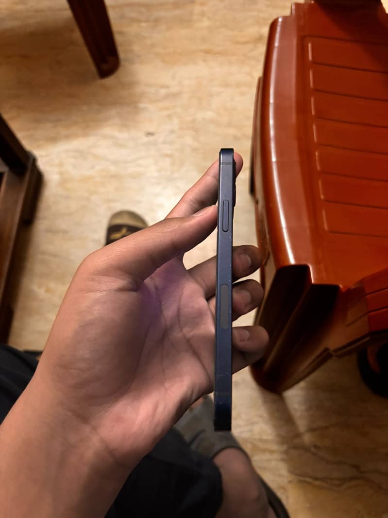 Apple iPhone 12 1