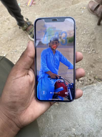Apple iPhone 12