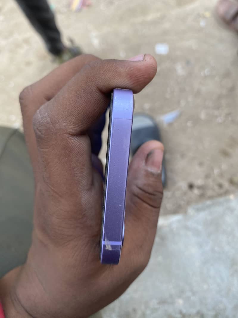Apple iPhone 12 1