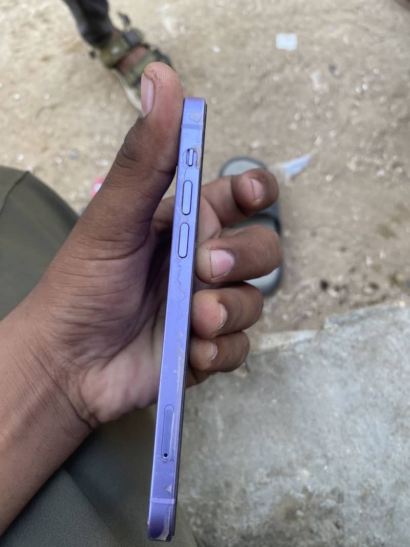 Apple iPhone 12 2