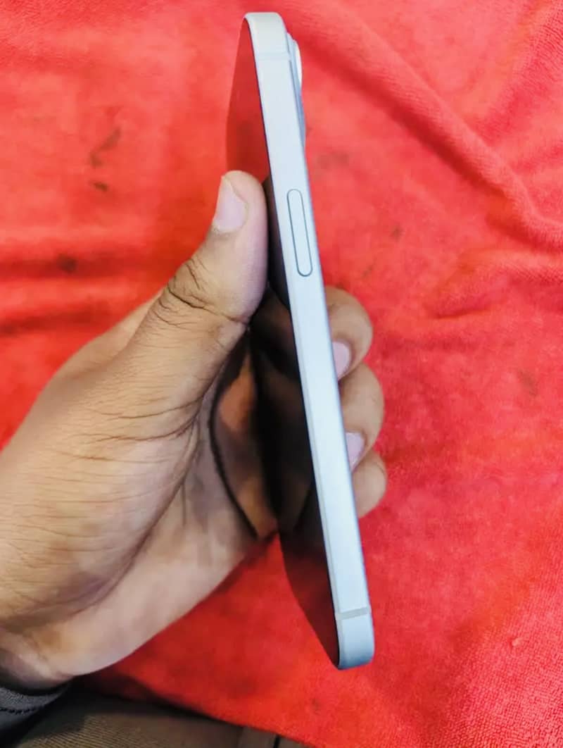 Apple iPhone 15 plus 3