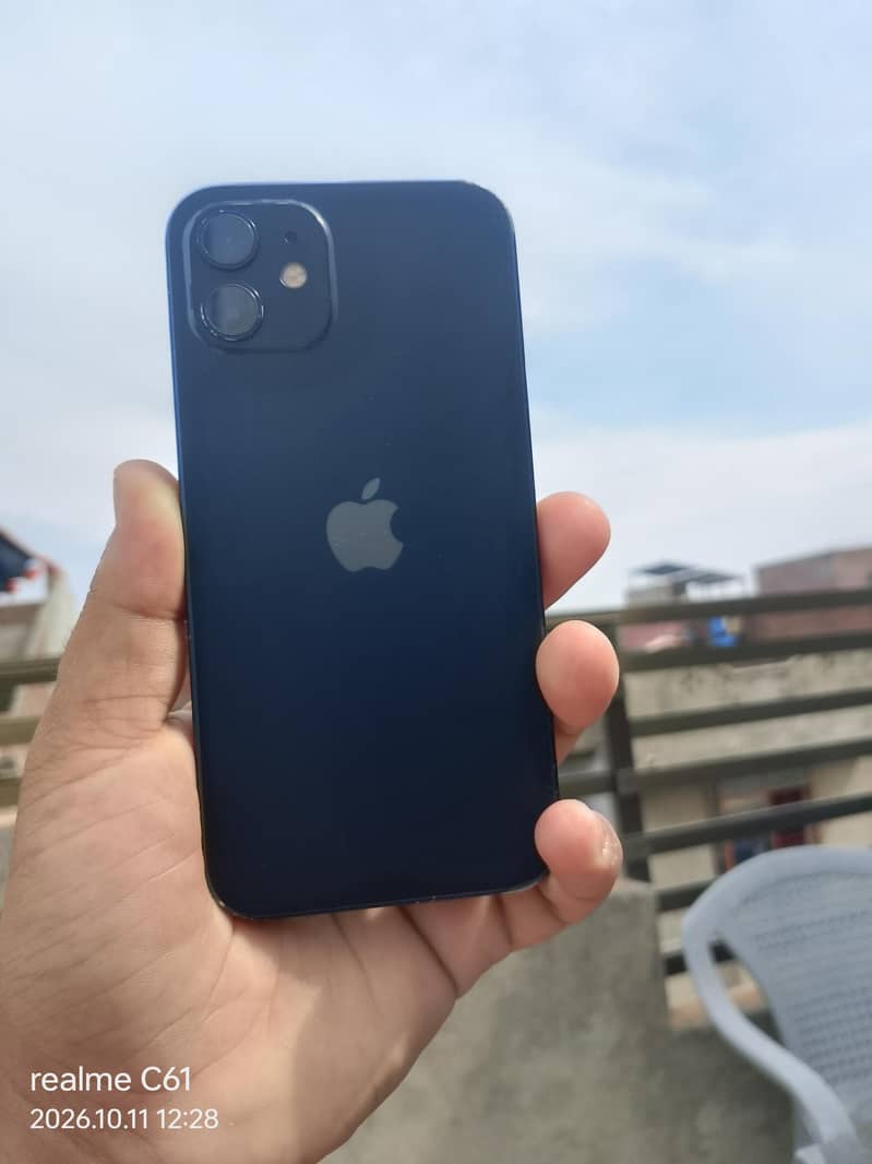 Apple iPhone 12 11