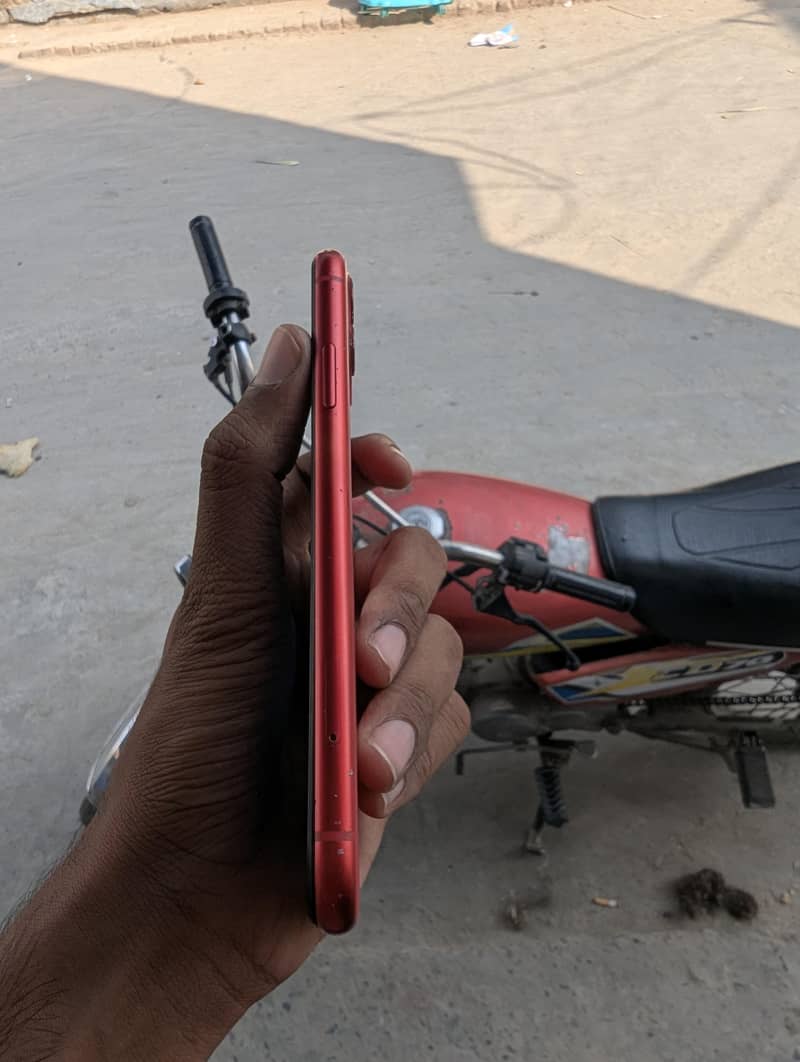Apple iPhone 11 3