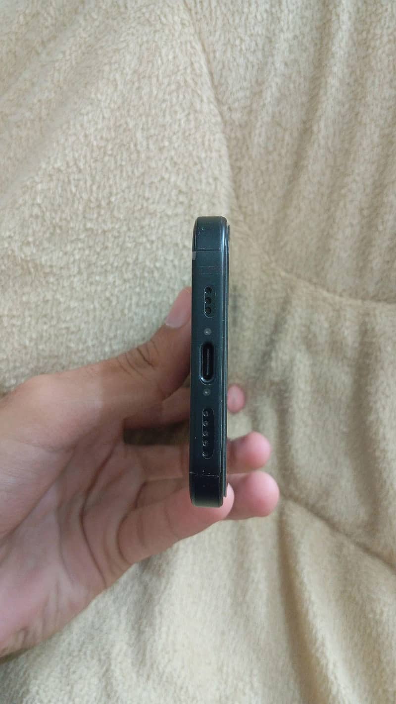 Apple iPhone 15 5