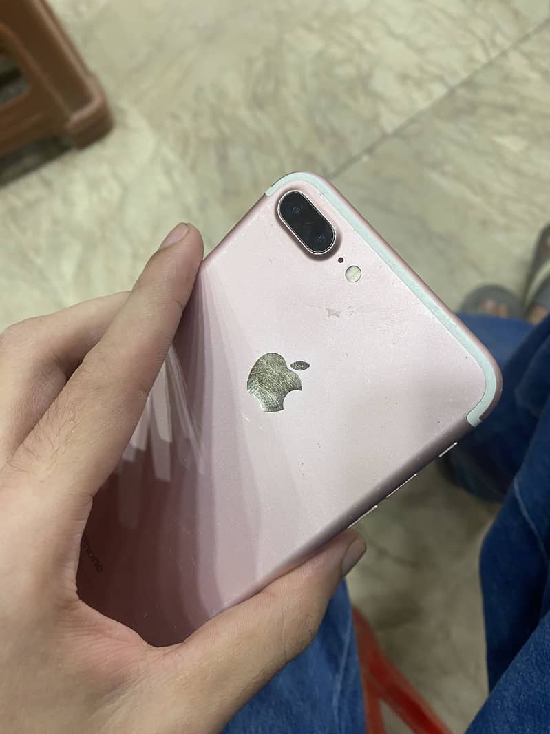 Apple iPhone 7 Plus 2