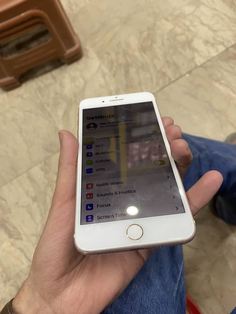 Apple iPhone 7 Plus 3