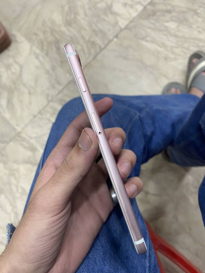 Apple iPhone 7 Plus 4