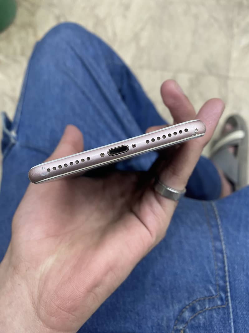 Apple iPhone 7 Plus 5
