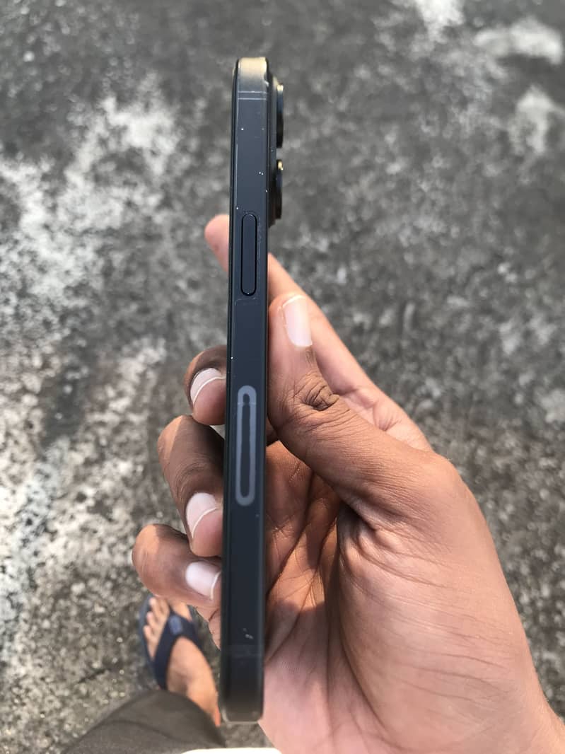 Apple iPhone 15 JV 3