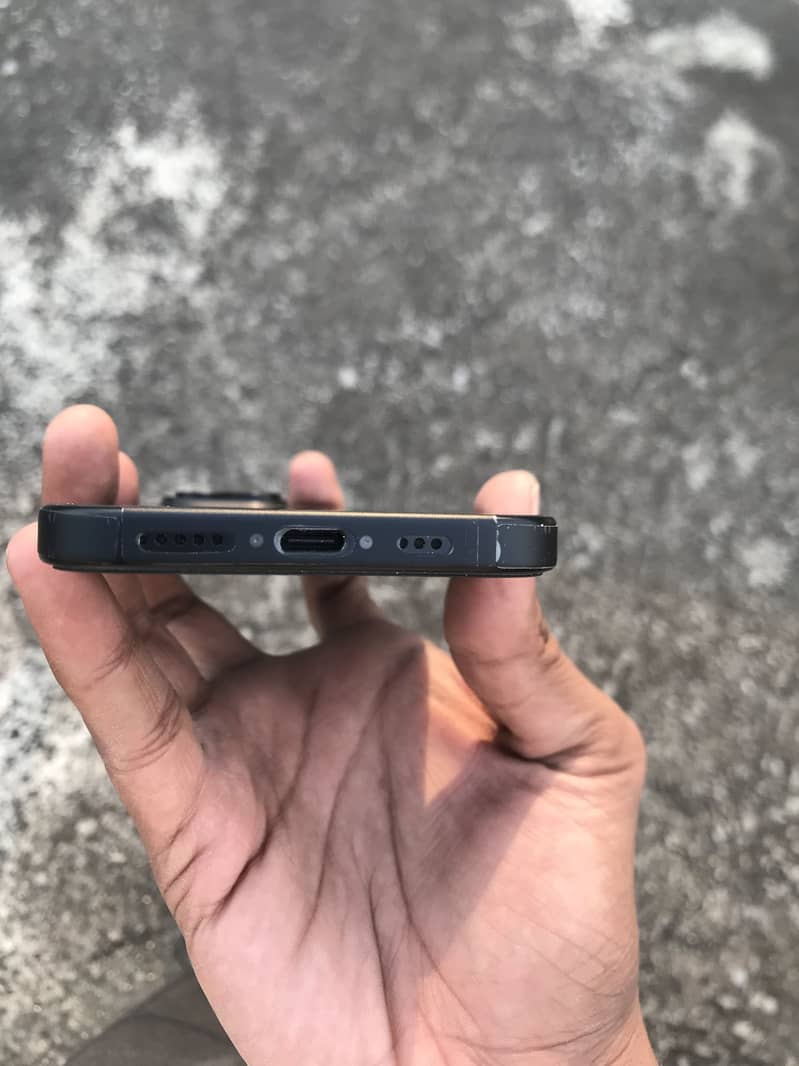 Apple iPhone 15 JV 4