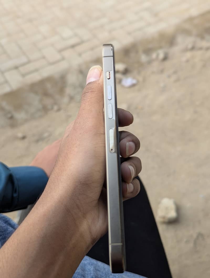 Apple iPhone 13 Pro Max 6