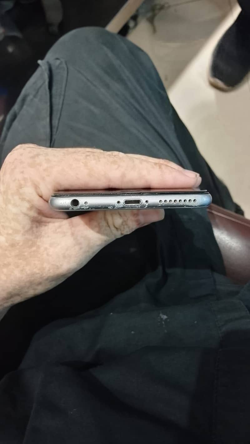 Apple iPhone 6S Plus 2
