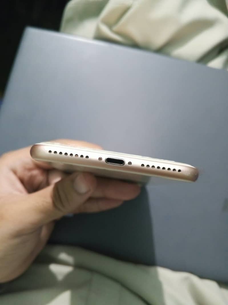 Apple iPhone 8 Plus 2