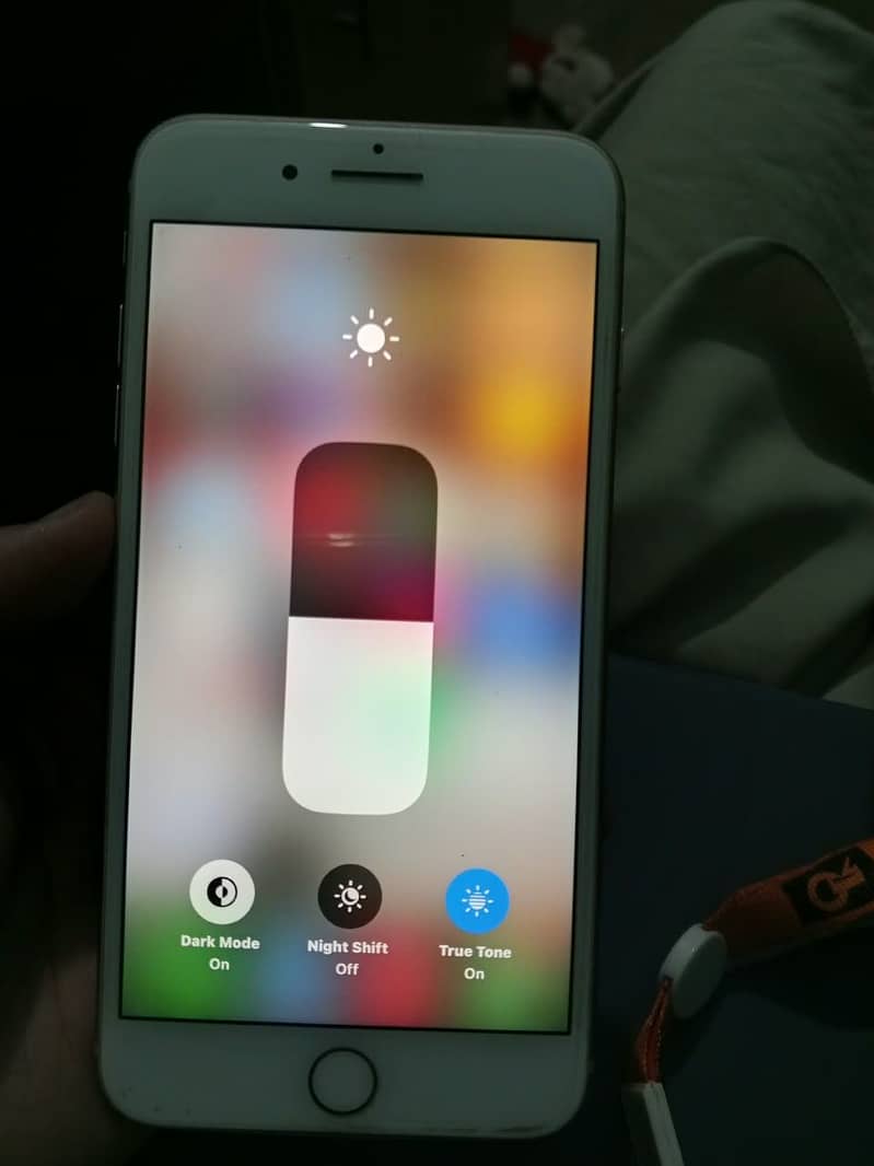 Apple iPhone 8 Plus 4