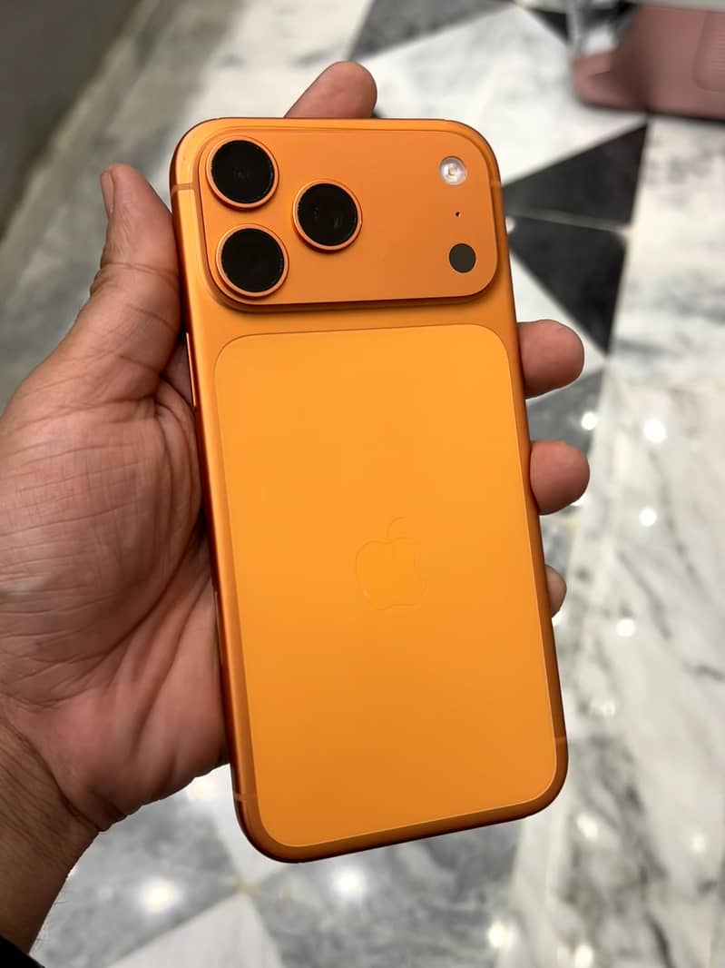 Apple iPhone 17 Pro Max 0