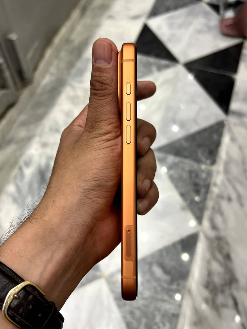 Apple iPhone 17 Pro Max 1