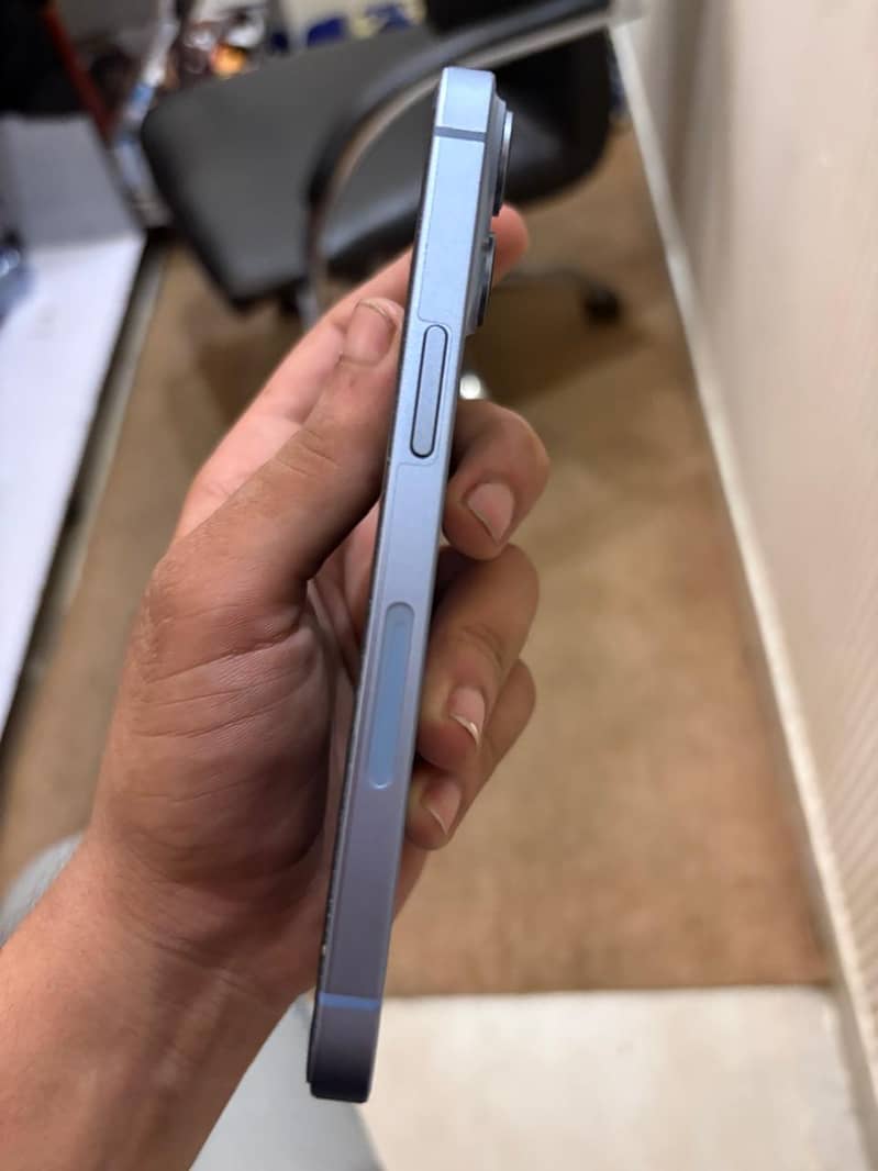 Apple iPhone 14 3