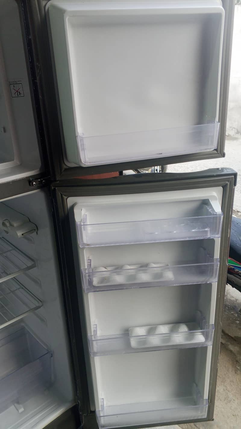 Dawlance fridge 6