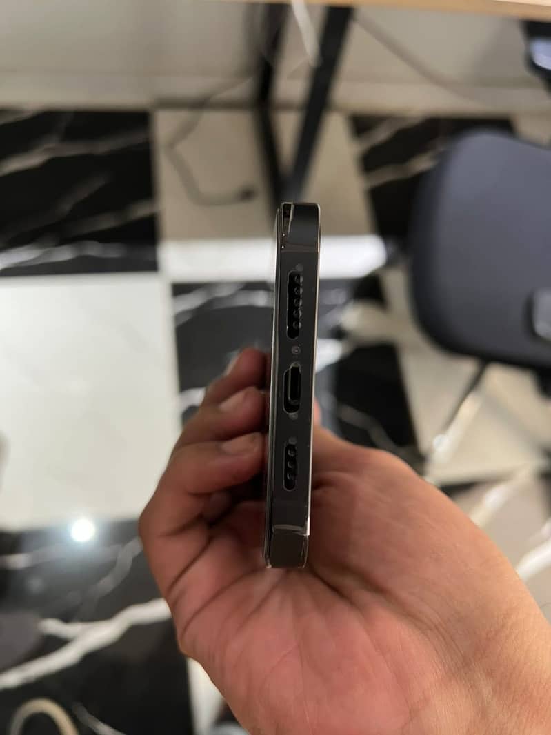 Apple iPhone 14 Pro Max 1